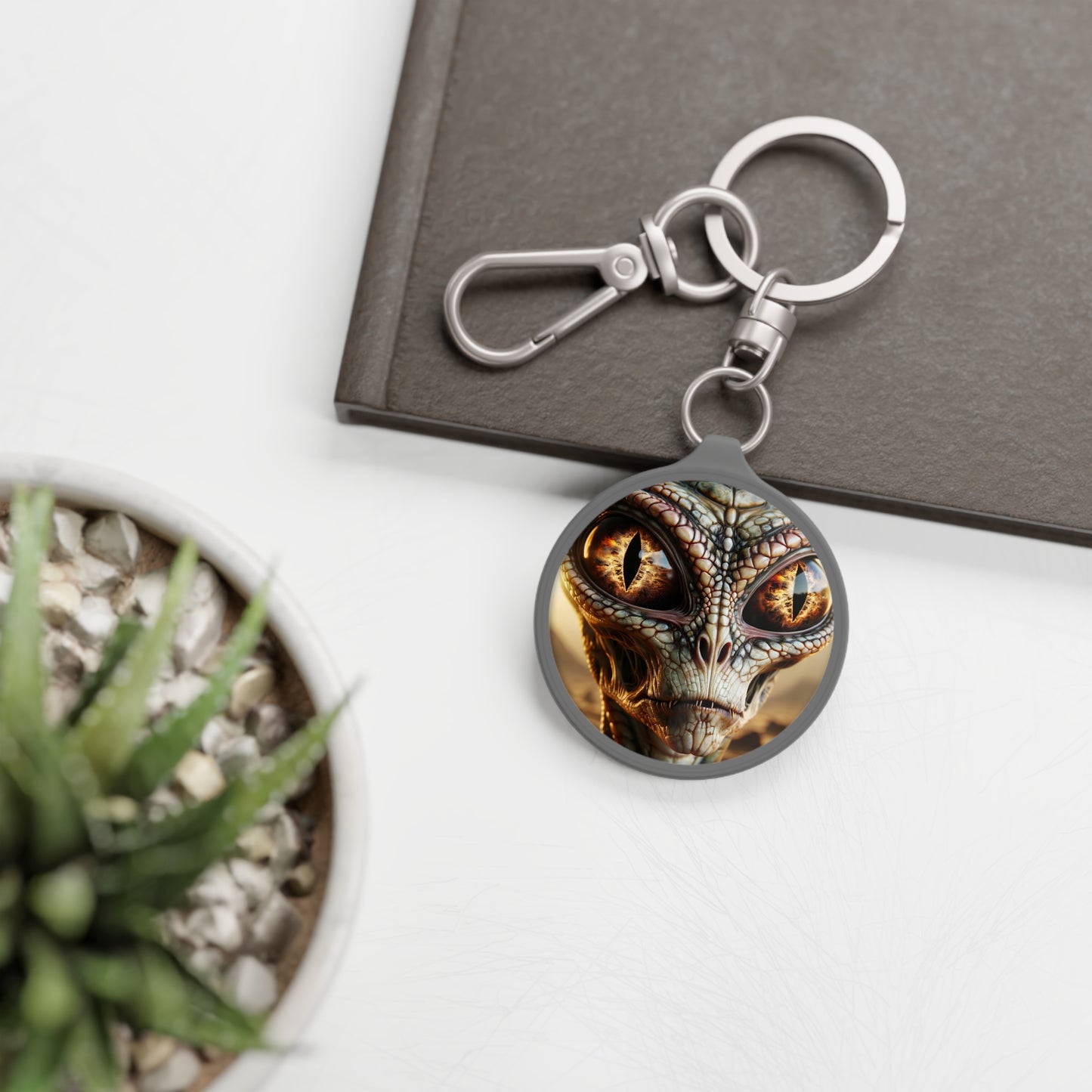 พวงกุญแจ | เอเลี่ยนเรพทิเลียน | สิ่งมีชีวิตนอกโลก