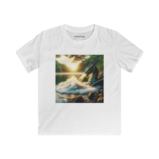T-skjorte | Barne-T-skjorte | Softstyle | Dragemagi | Fantasilandskap | Innsjø